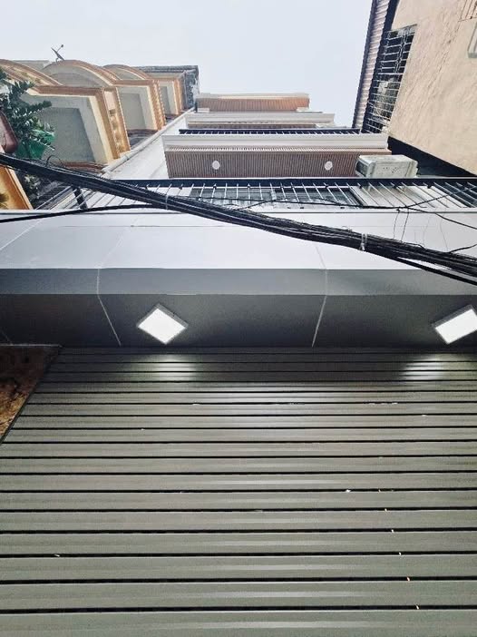 Nhà riêng Hoàng Quốc Việt, Cầu Giấy 38m² giá 11 tỷ - Thiết kế hiện đại, thang máy nhập khẩu!