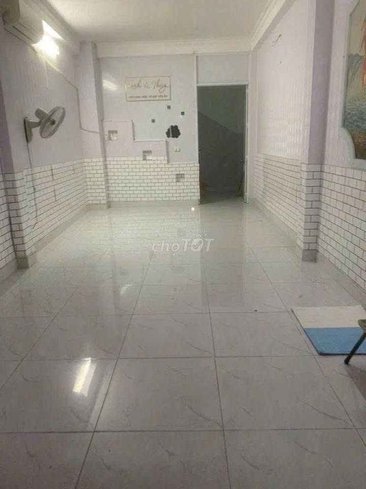 Nhà phố hẻm lớn Đường Âu Cơ Quận Tân Phú 41m² giá 5.7 tỷ - Sổ hồng riêng chính chủ!