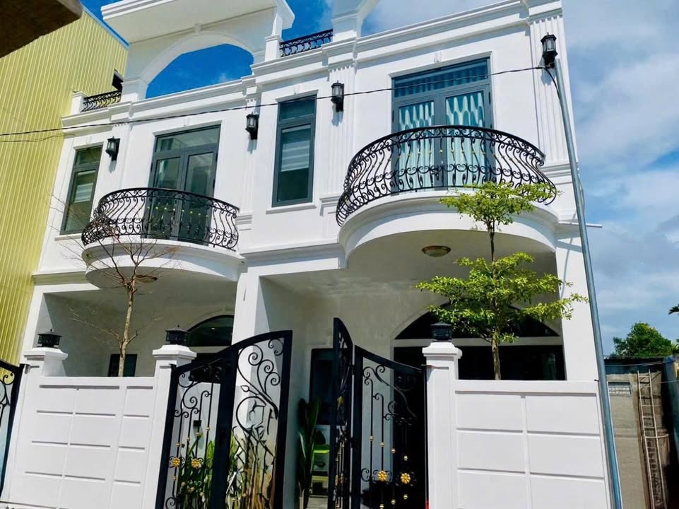 Nhà 2 tầng Phạm Bá Nguyên - Tây Trì Nhơn 81.6m² giá 2.85 tỷ - Full nội thất xịn!