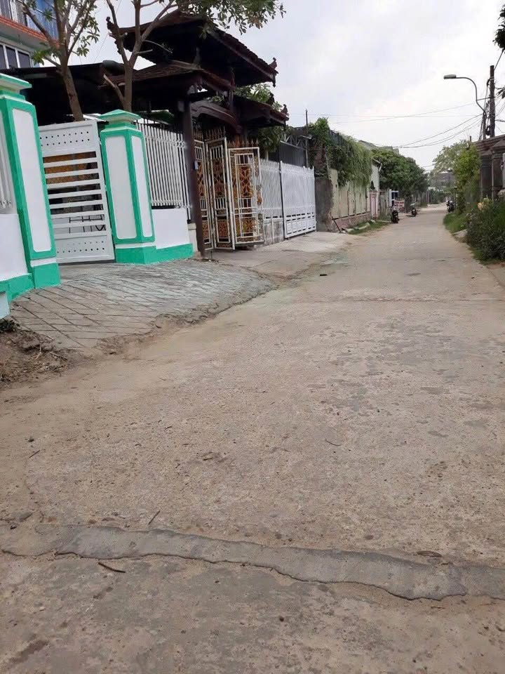 Nhà phố Nguyễn Văn Chư 140m² giá 1.8 tỷ - Vị trí đẹp, thông thoáng!