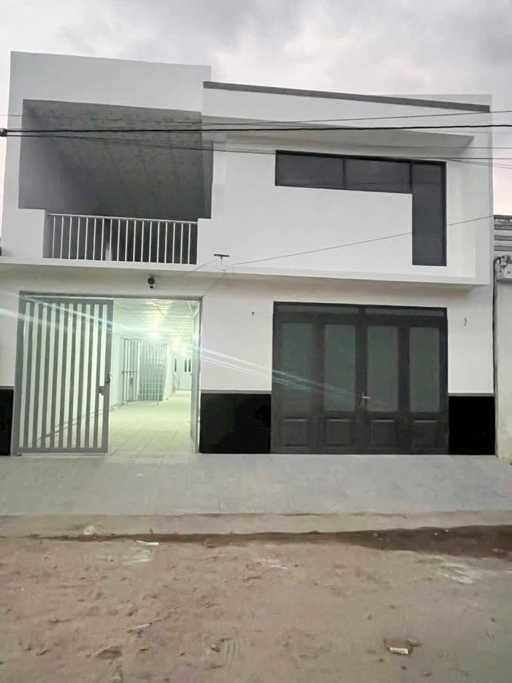 Dãy nhà trọ Ninh Sơn, Tây Ninh 196m² giá 2.5 tỷ - Đầu tư sinh lời ngay!