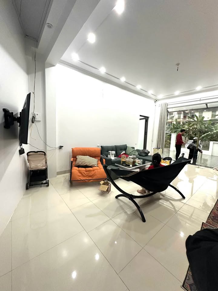 Nhà cấp 4 tại Phường Hồng Hà, TP Yên Bái 166m² giá 2.4 tỷ - Sân rộng thoáng mát!