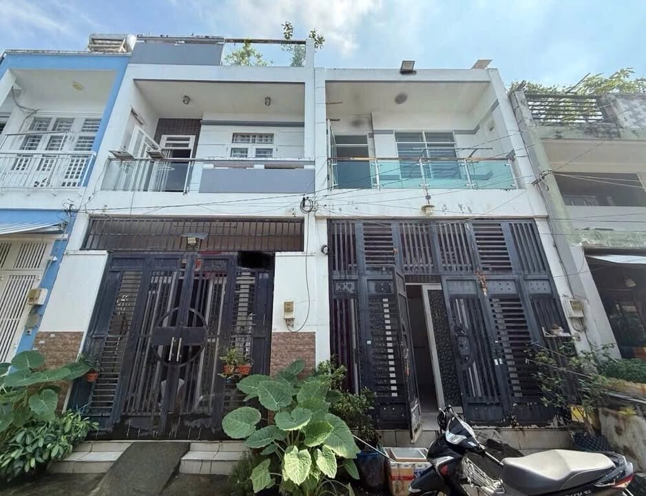 Cặp Nhà 100m² tại Quận 7 giá 8.5 tỷ - Hẻm xe hơi, gần Vincom Nam Long