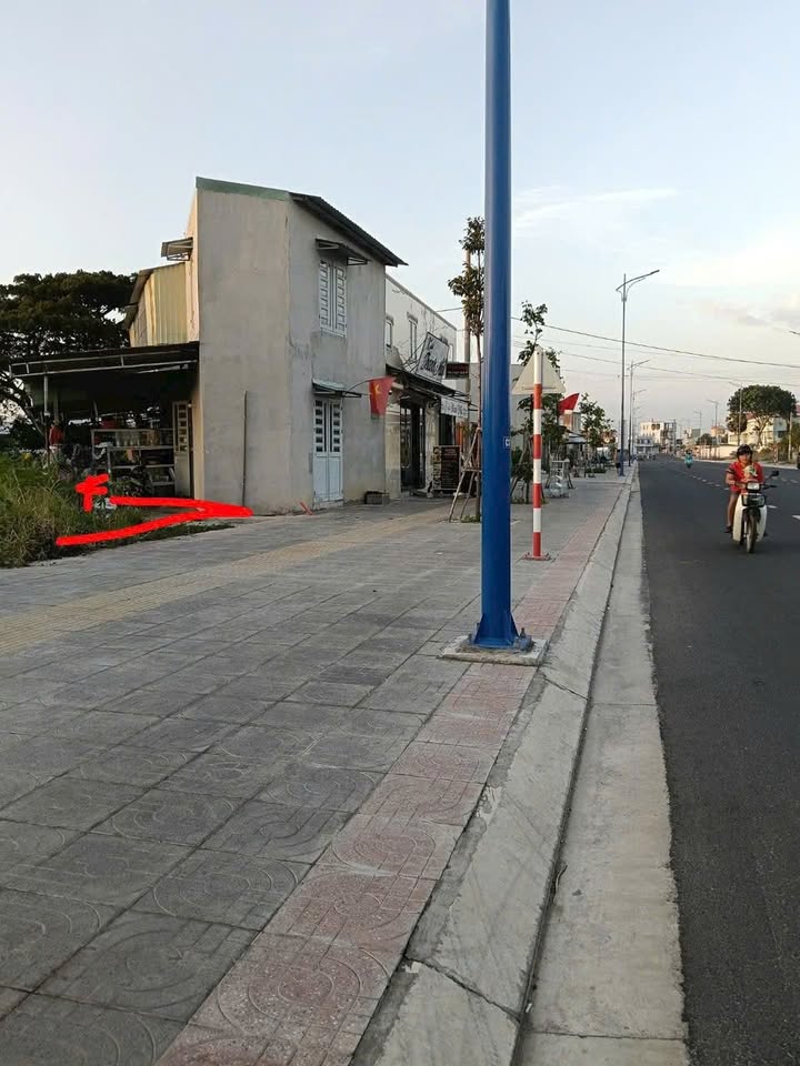 Đất nền Quận 1, 100m² giá 1.35 tỷ - Bán gấp trong dịp Tết!