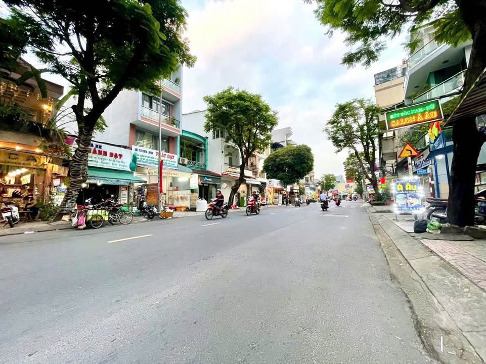 Nhà mặt tiền Vườn Lài 68m² giá 16 tỷ - Kinh doanh sầm uất!