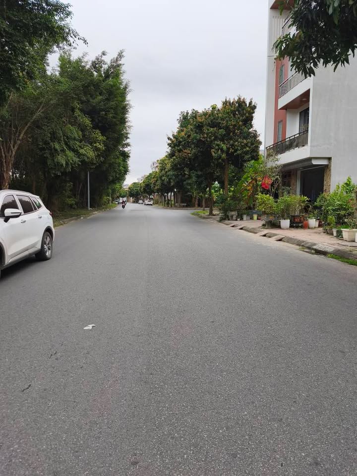 Lô đất 104m² mặt đường Tàu Khu A - Nam Đầm Vạc giá 3.9 tỷ - Cơ hội đầu tư tuyệt vời!