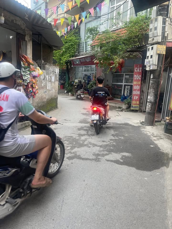 Nhà phố Xuân Phương, 50m², 4 tầng - Vị trí đẹp, ô tô cách 40m!