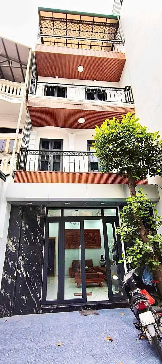 Nhà phố Chu Huy Mân, Long Biên 105m² giá 11 tỷ - Nhà xây đẹp, ngõ rộng thoáng