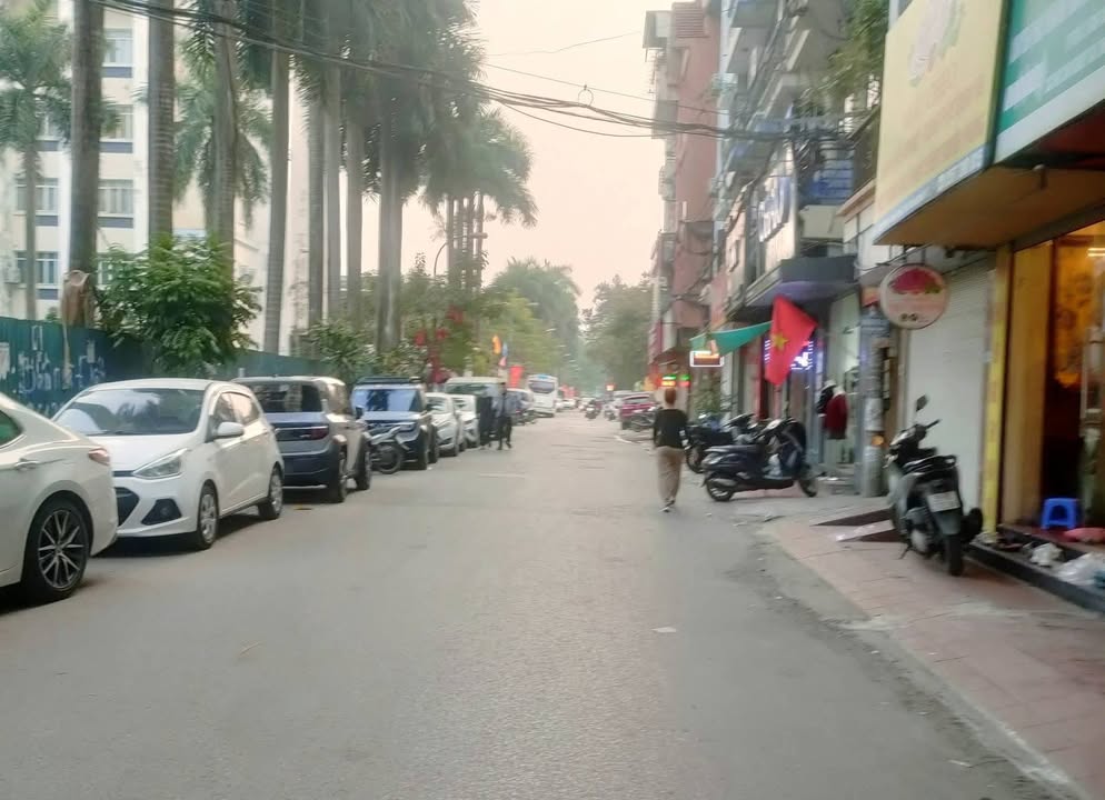 Nhà mặt phố Hồ Tùng Mậu, 54m² giá 15 tỷ - Đầu tư sinh lời ngay!