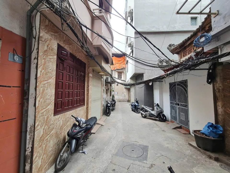 Nhà phố Đê Tô Hoàng, Hai Bà Trưng 25m² giá 5.98 tỷ - Sẵn sàng giao dịch!