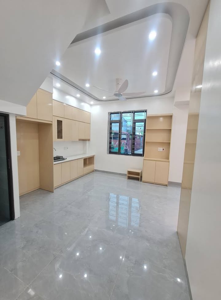 Nhà phố 3 tầng Văn Cú 50m² giá 3.5 tỷ - Full nội thất, sẵn sàng vào ở!