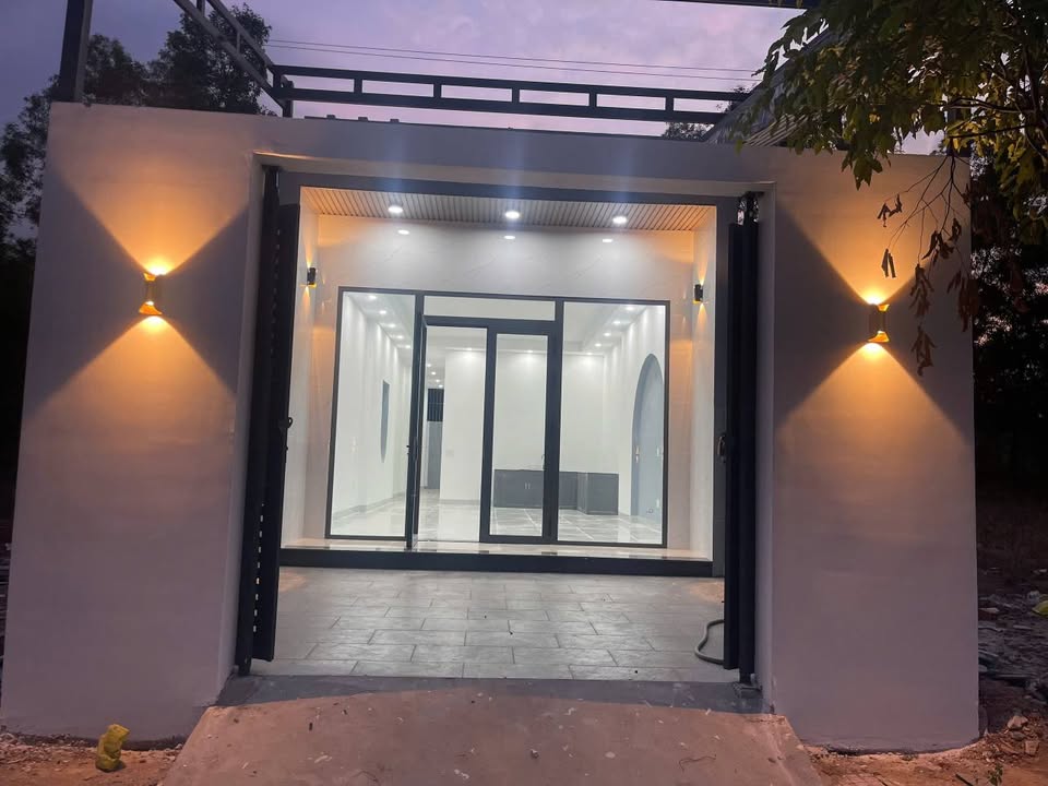 Nhà mới bán tại Phường Tân Phú, Đồng Xoài 120m² giá 1.45 tỷ - Sẵn sàng vào ở!