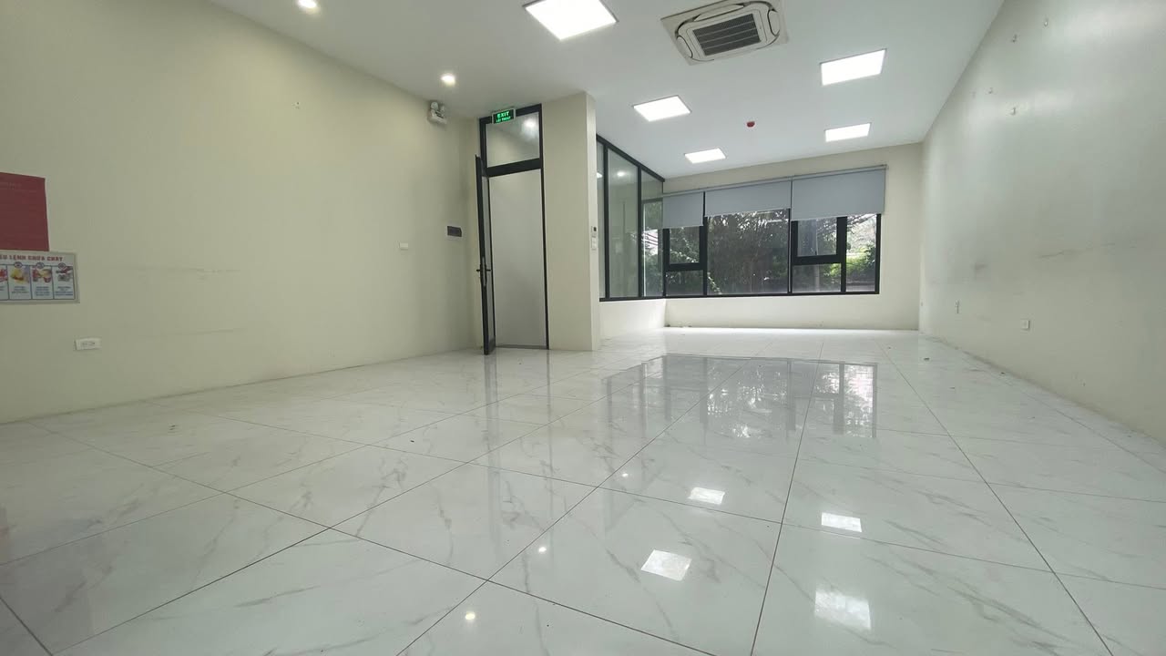 Văn phòng cho thuê Nguyễn Khang, Cầu Giấy 100m² giá 14 triệu - Không gian làm việc lý tưởng!