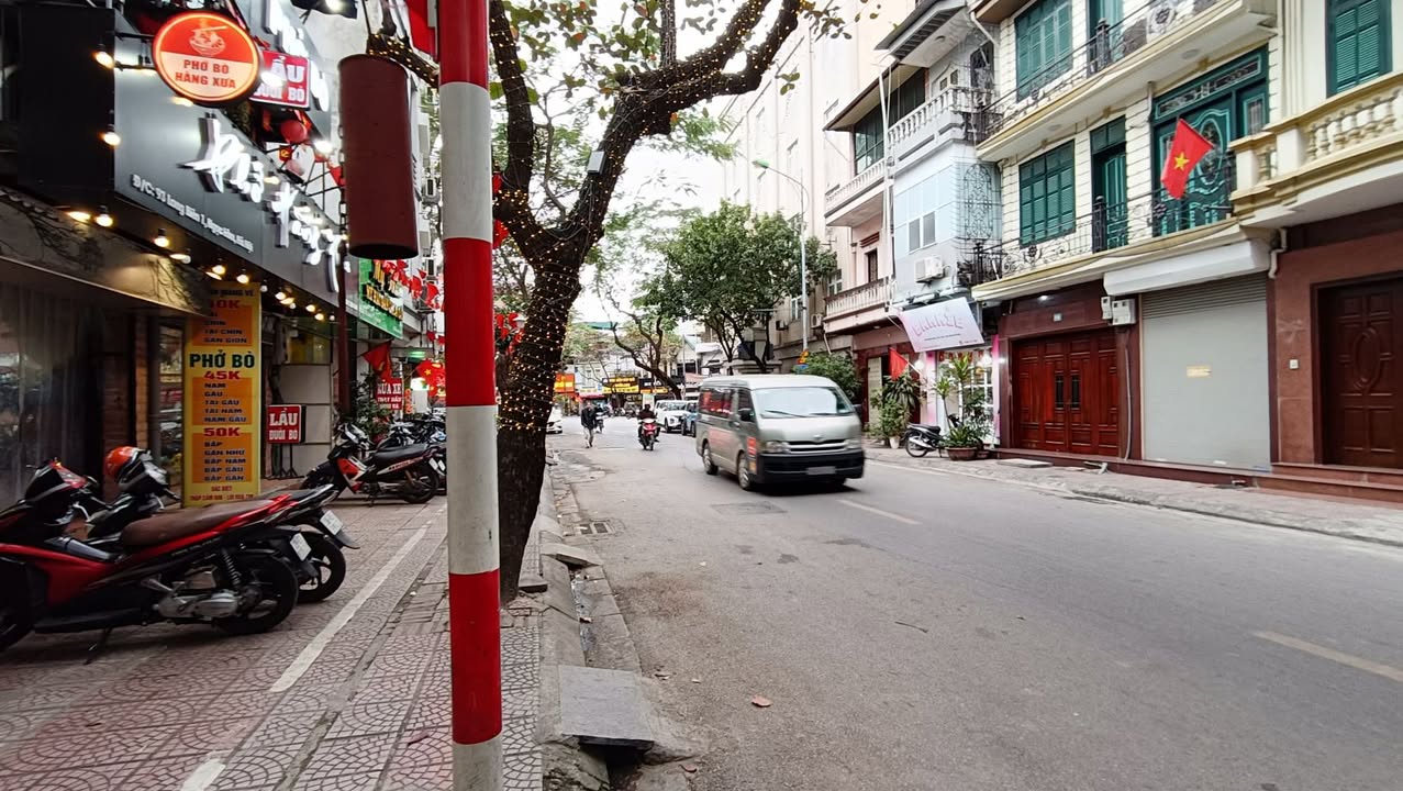 Nhà tập thể phố Ngọc Lâm 15m² giá 1.8 tỷ - Cách mặt phố chỉ 6m!