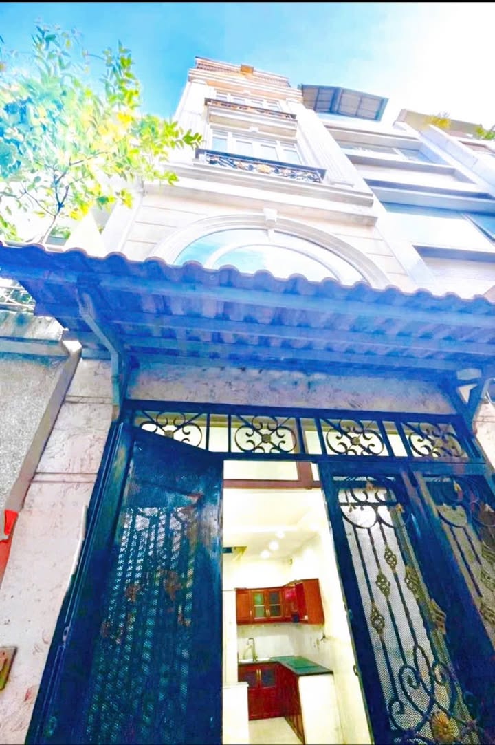 Nhà 5 tầng KDC HH Quận 4 25m² giá 5.8 tỷ - Nhà còn mới vào ở ngay!