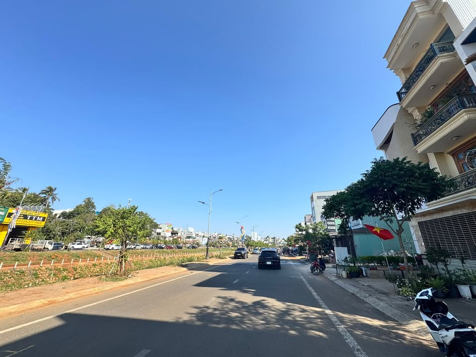 Đất Bờ Kè Pleiku 115m² giá 6.15 tỷ - Đầu tư sinh lời ngay!