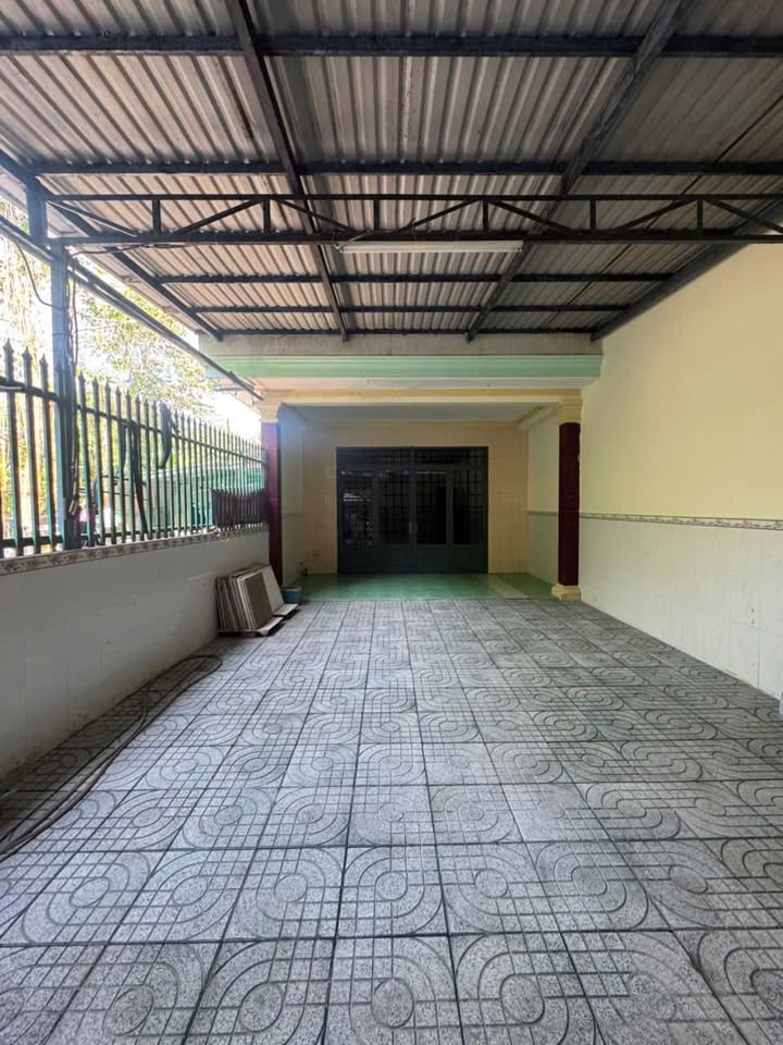 Nhà cấp 4 gác lửng Ấp 1, Hóc Môn 135m² giá 2.75 tỷ - Tiềm năng đầu tư tuyệt vời!