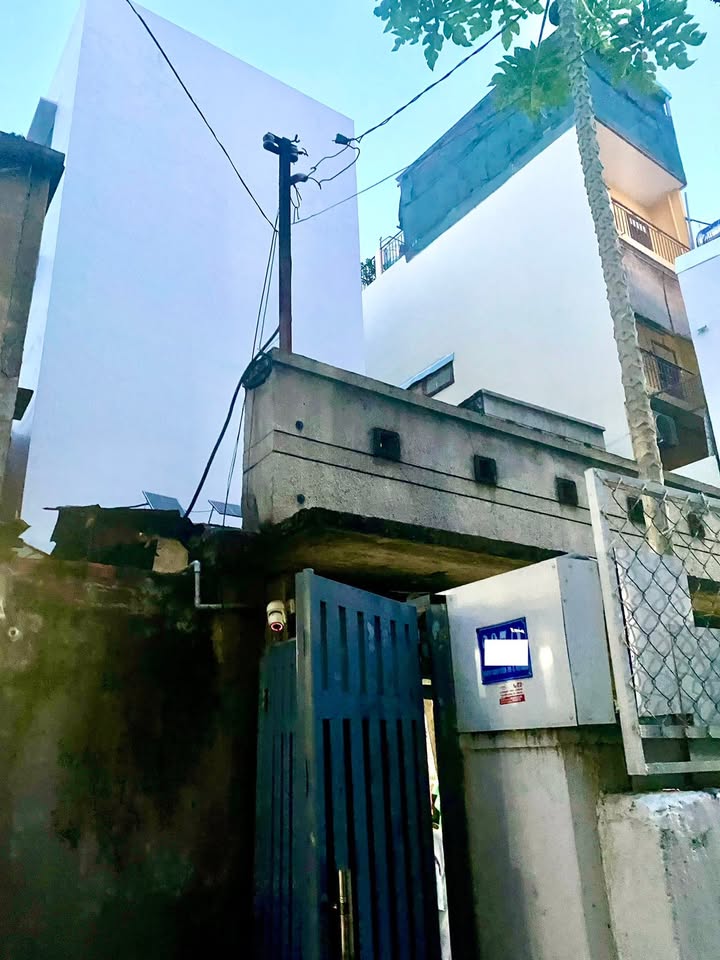 Nhà cấp 4 Nguyễn Trọng Tuyển, Quận Phú Nhuận, 82.1m² giá 12.5 tỷ - Xe hơi đỗ cửa, khu VIP hiếm nhà bán!