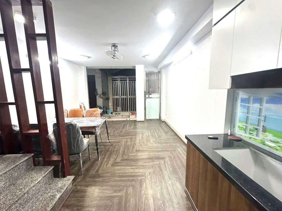 Nhà riêng 5 tầng tại Hoàng Liệt, 35m² giá 6 tỷ - Sổ đỏ chính chủ