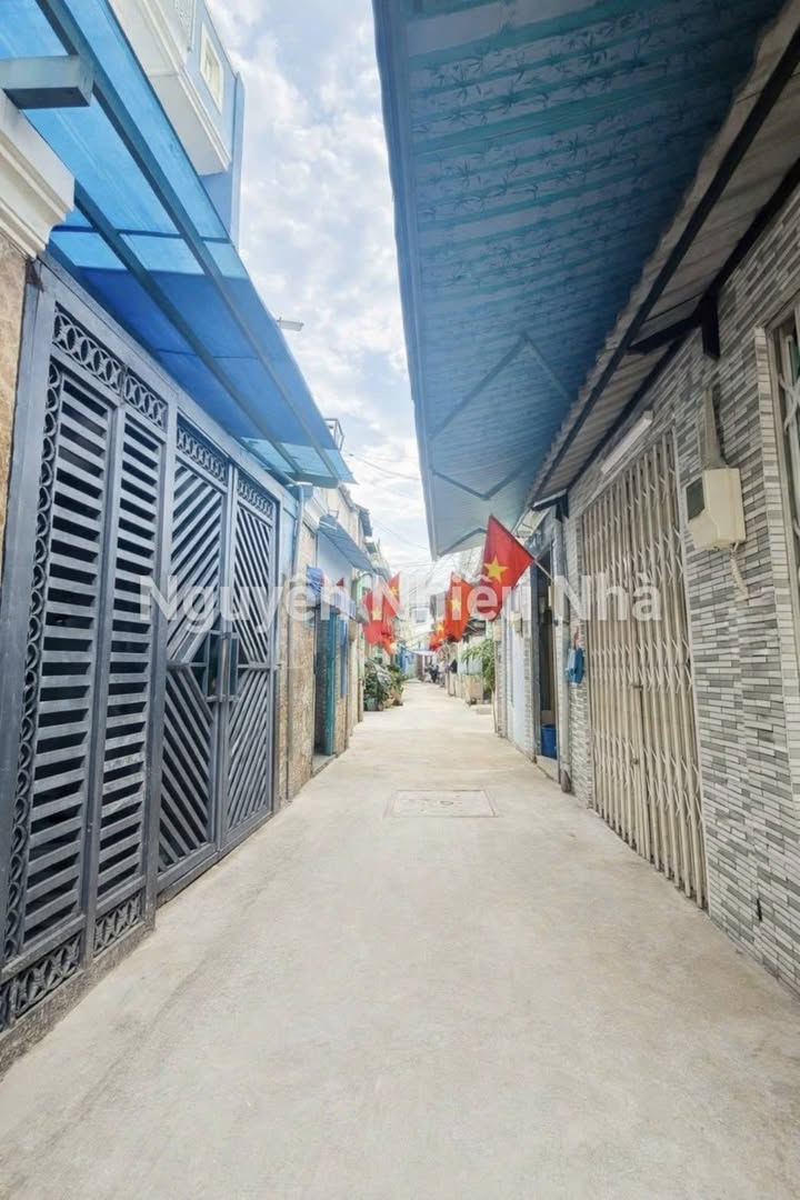 Nhà phố Quận 7 40m² giá 3 tỷ - Hẻm thông thoáng, gần Phú Mỹ Hưng!