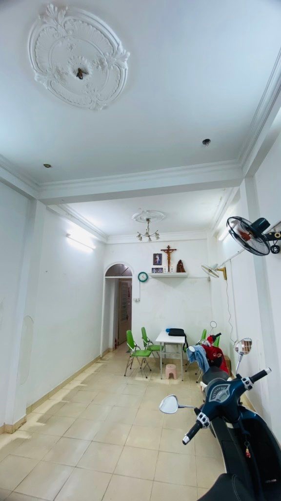 Nhà phố Hùng Vương, Quận 10, 41m² giá 8.1 tỷ - Nở hậu, hoàn công đầy đủ!