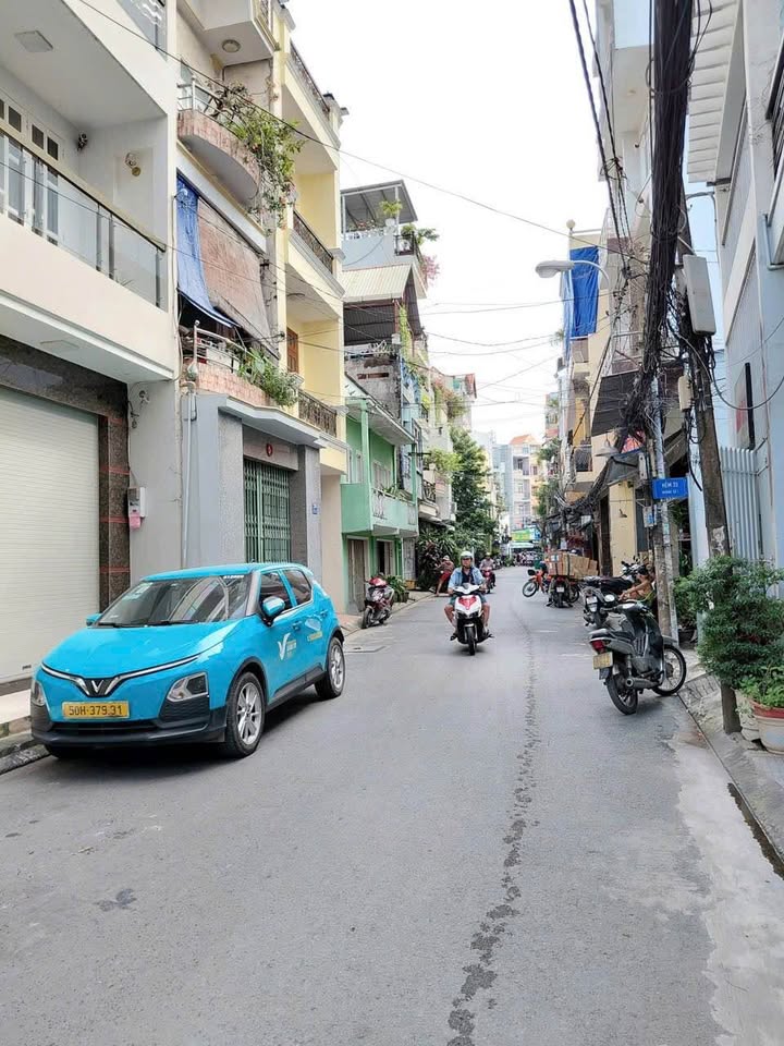 Nhà phố Tân Bình 57m² giá 5 tỷ - Phong thủy cực đẹp, hẻm gần mặt tiền!