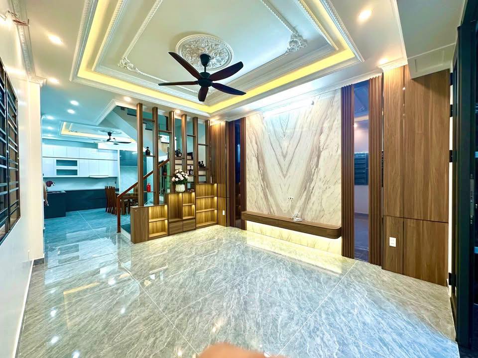 Nhà 4 tầng mặt ngõ 213 Thiên Lôi, Hải Phòng - Kinh doanh, ô tô đỗ cửa chỉ 4.8 tỷ