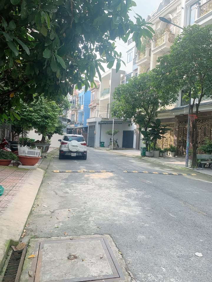 Nhà phố Hiệp Bình Chánh 150m² giá 6 tỷ - Đầu tư sinh lời ngay tại Gigamall!