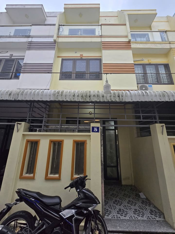 Nhà 3 tầng Đường Kênh Lộc Vượng 45.3m² giá 2.1 tỷ - Chính chủ bán gấp!