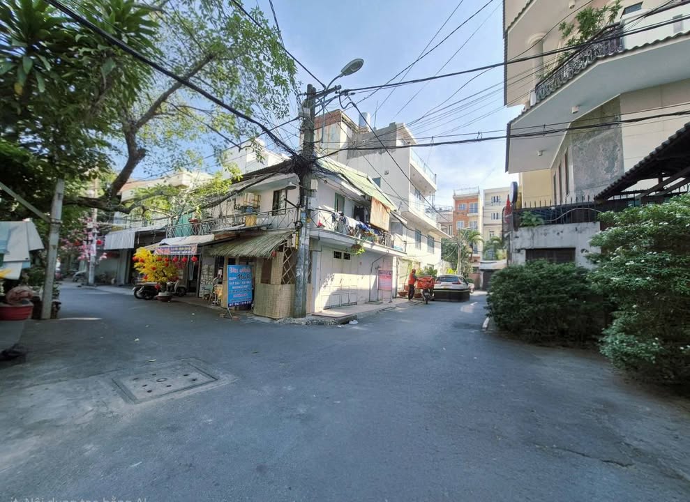 Nhà Phố Hẻm Xe Tải Phan Văn Trị 70m² giá 10 tỷ - Vị trí đẹp, tiềm năng tăng giá cao!