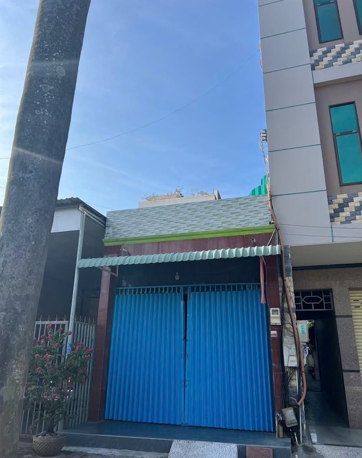 Nhà cấp 4 mặt tiền Đường Long Hương 100m² giá 6 triệu/tháng - Tiện lợi cho ở hoặc kinh doanh!