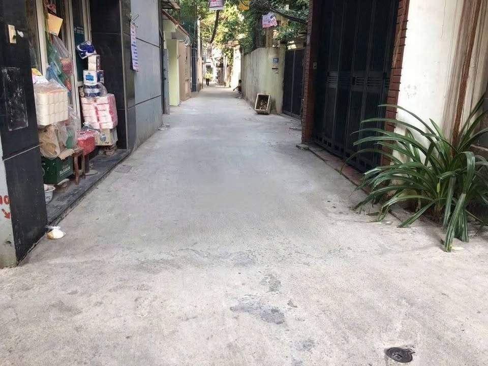 Nhà phố Bạch Mai 25m² giá 5.9 tỷ - Sổ đỏ chính chủ, giao thông thuận tiện!