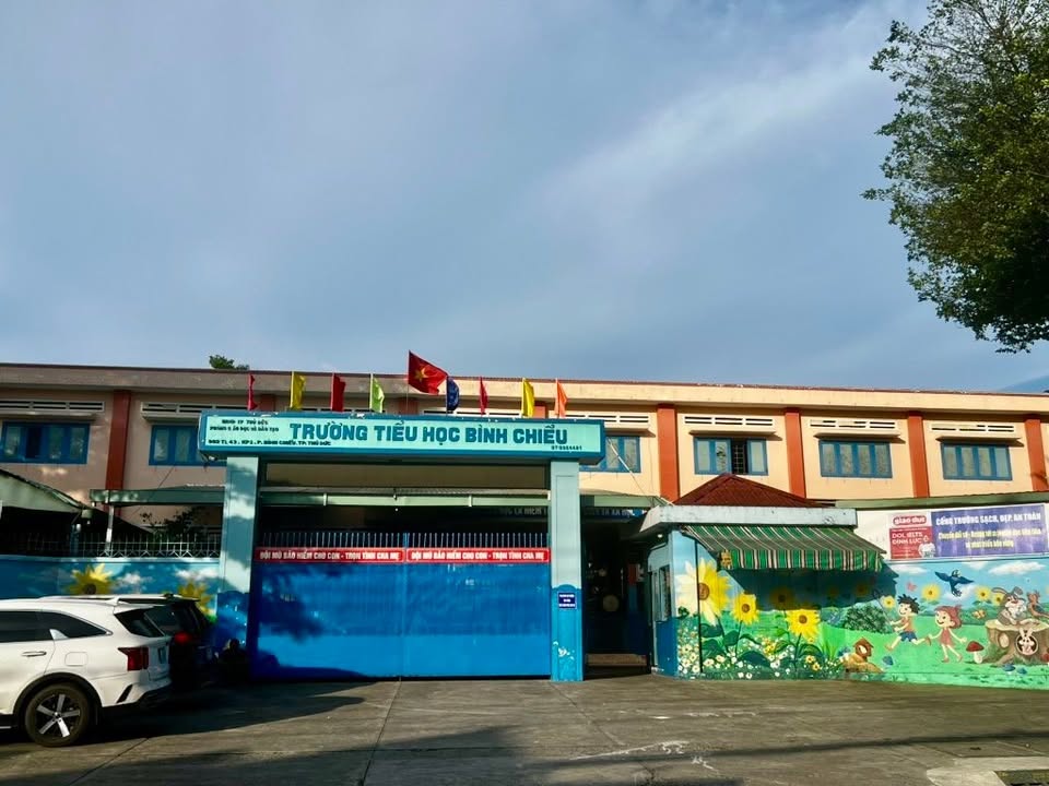 Nhà phố Thủ Đức 112m² giá 4.35 tỷ - Vị trí thuận lợi gần chợ đầu mối!