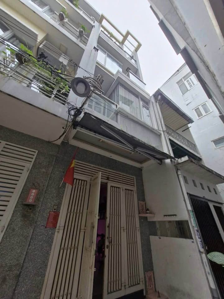 Nhà hẻm Dương Đình Nghệ, Quận 11 - 36.8m² giá 5.75 tỷ - Bớt lộc cho khách thiện chí!