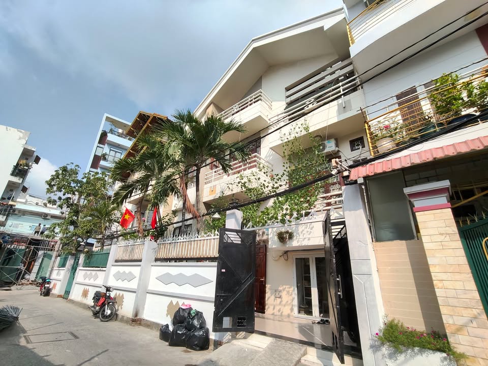 Biệt thự hẻm xe hơi Lý Phục Man Quận 7, 143m² giá 14 tỷ - Sổ hồng riêng chính chủ!