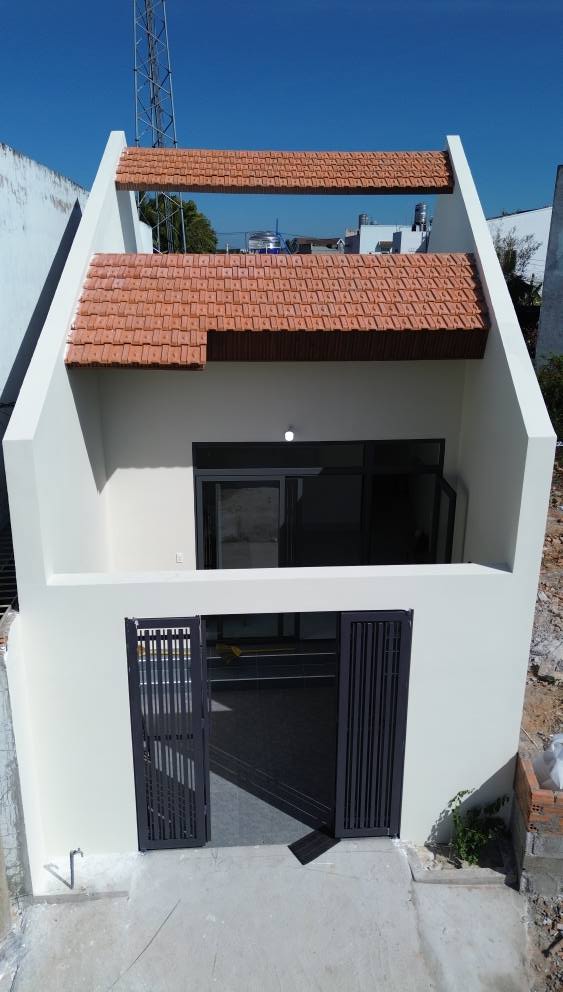 Nhà mới xây 2 mặt tiền, Đường Ô Tô, 120m² giá 2.35 tỷ - Tặng nội thất sang trọng!