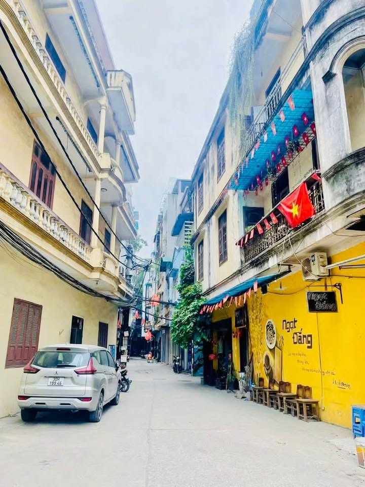 Nhà phố Đường Thành, 40m², giá thỏa thuận - Ô tô vào nhà, thiết kế 7 tầng sang trọng!