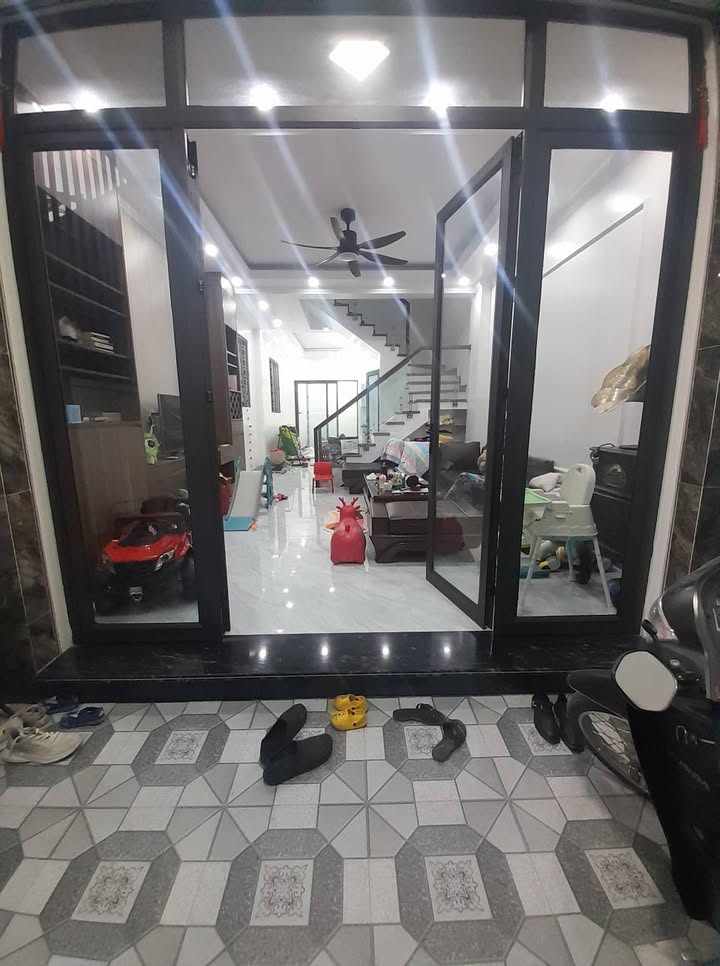 Nhà 3 tầng Đường Trung Lực 65m² giá 4.7 tỷ - Căn góc đẹp, chính chủ bán!