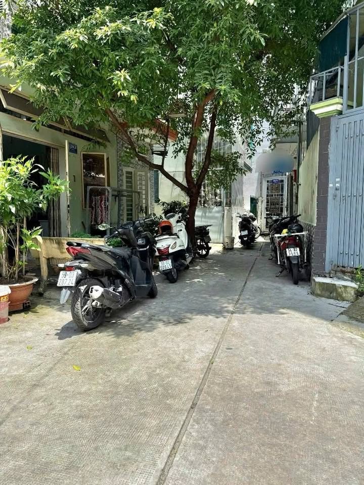 Nhà Tân Phú 24m² giá 2.48 tỷ - Hẻm xe hơi, gần AEON Tân Phú!