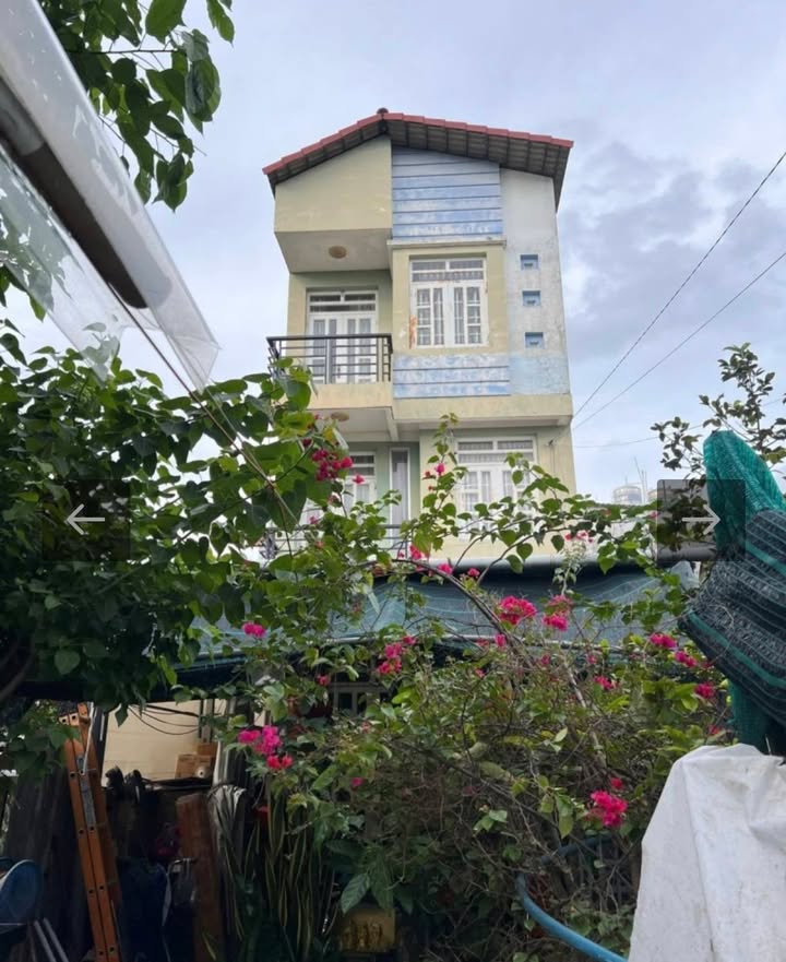 Bán gấp FrontHouse KP8 Hóc Môn 150m² giá chỉ 7.4 tỷ - Mặt tiền đường nhựa