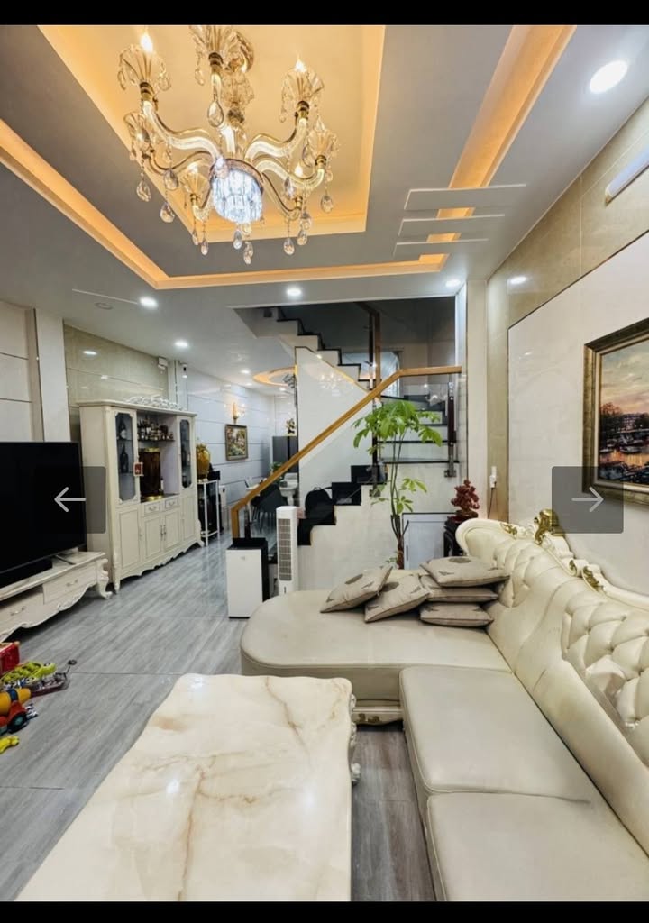 Nhà phố Lạc Long Quân, Quận 11, 48m² giá 9.9 tỷ - Bán gấp trước Tết!