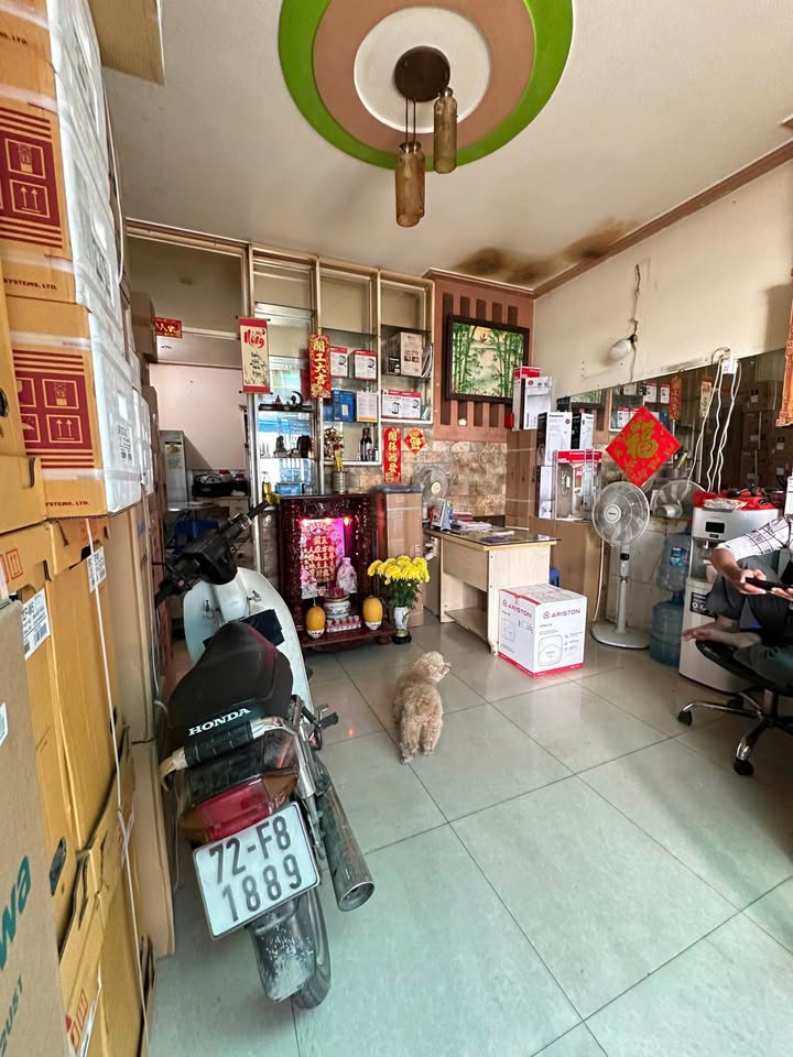 Nhà 2 tầng Tô Hiệu - Hòa Bình, 38m² giá 5 tỷ - Sổ hồng chính chủ!