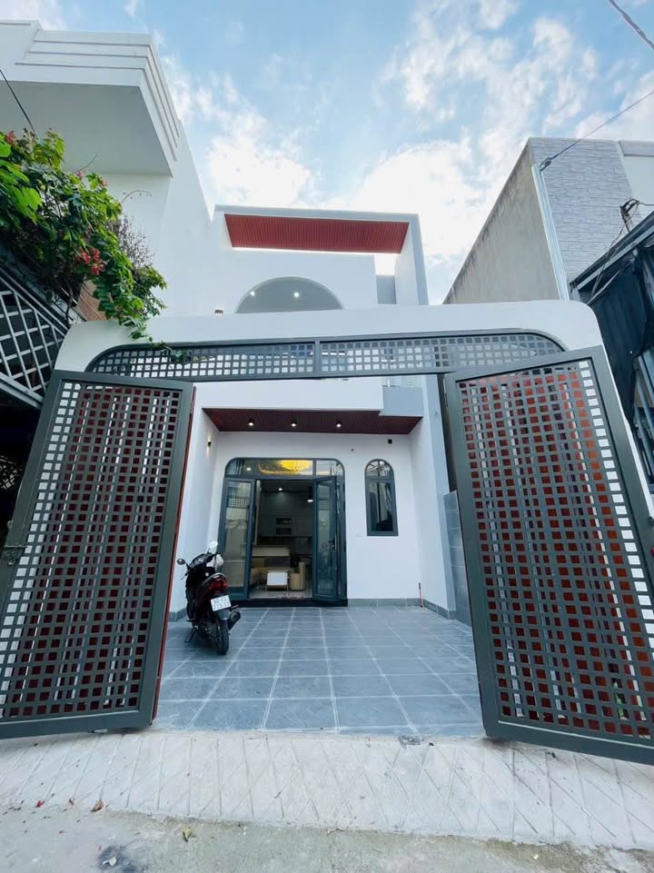 Nhà 1 Trệt 1 Lầu Quận 8 125m² giá thỏa thuận - Tiện ích đầy đủ, dân cư đông đúc!