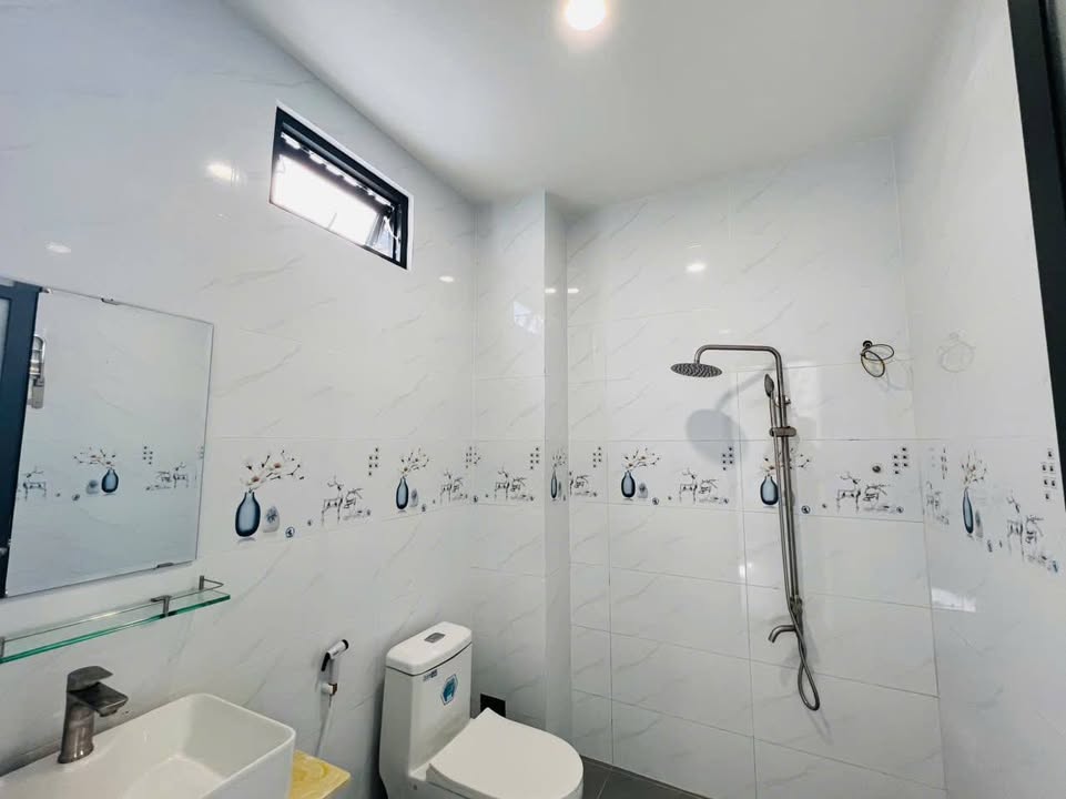 Nhà mới xây tại Phong Nẫm 100m² giá 1.49 tỷ - Sẵn sàng vào ở ngay!