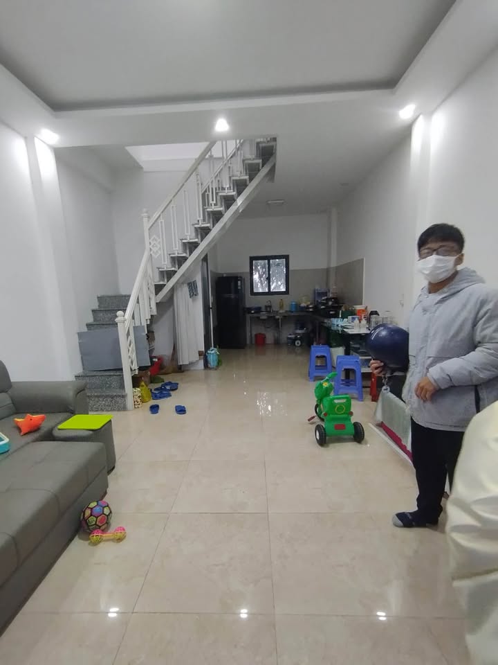 Nhà hẻm ô tô đường Tô Vĩnh Diện, Đà Lạt 45m² giá 1.65 tỷ - Kiến trúc hiện đại, thoáng mát!