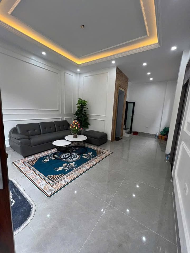 Nhà Phú Diễn 35m² giá 8 tỷ - Full nội thất, thang máy tiện nghi!