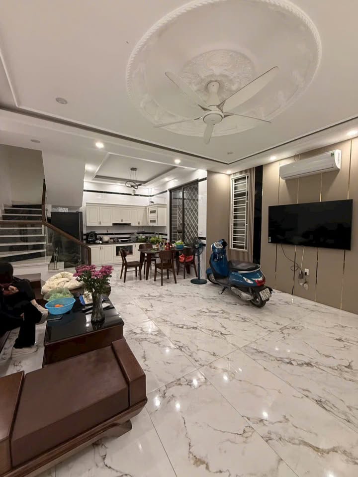 Nhà 3 tầng phường Vạn Mỹ 48m² giá 2.95 tỷ - Full nội thất, sẵn sàng vào ở!