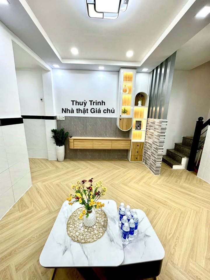 Nhà 3 tầng Nguyễn Du, 28m² giá 3 tỷ - Xe hơi đỗ trước nhà