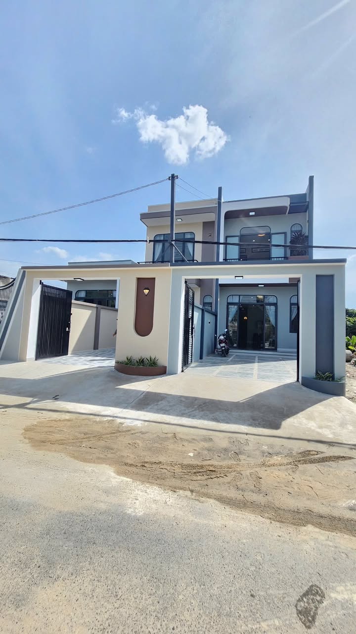 Nhà lầu mới Thủ Đức 164m² giá 2.79 tỷ - Sẵn sàng vào ở ngay!