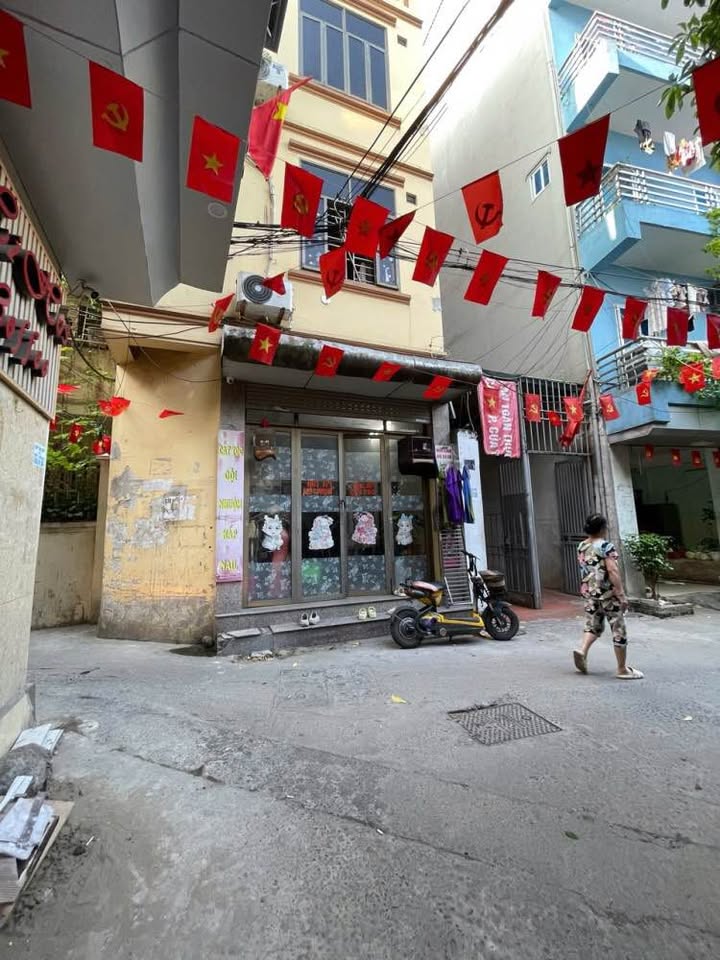 FrontHouse Nguyễn Khang 30m² giá 9 tỷ - Ô tô đỗ cửa, kinh doanh sầm uất!